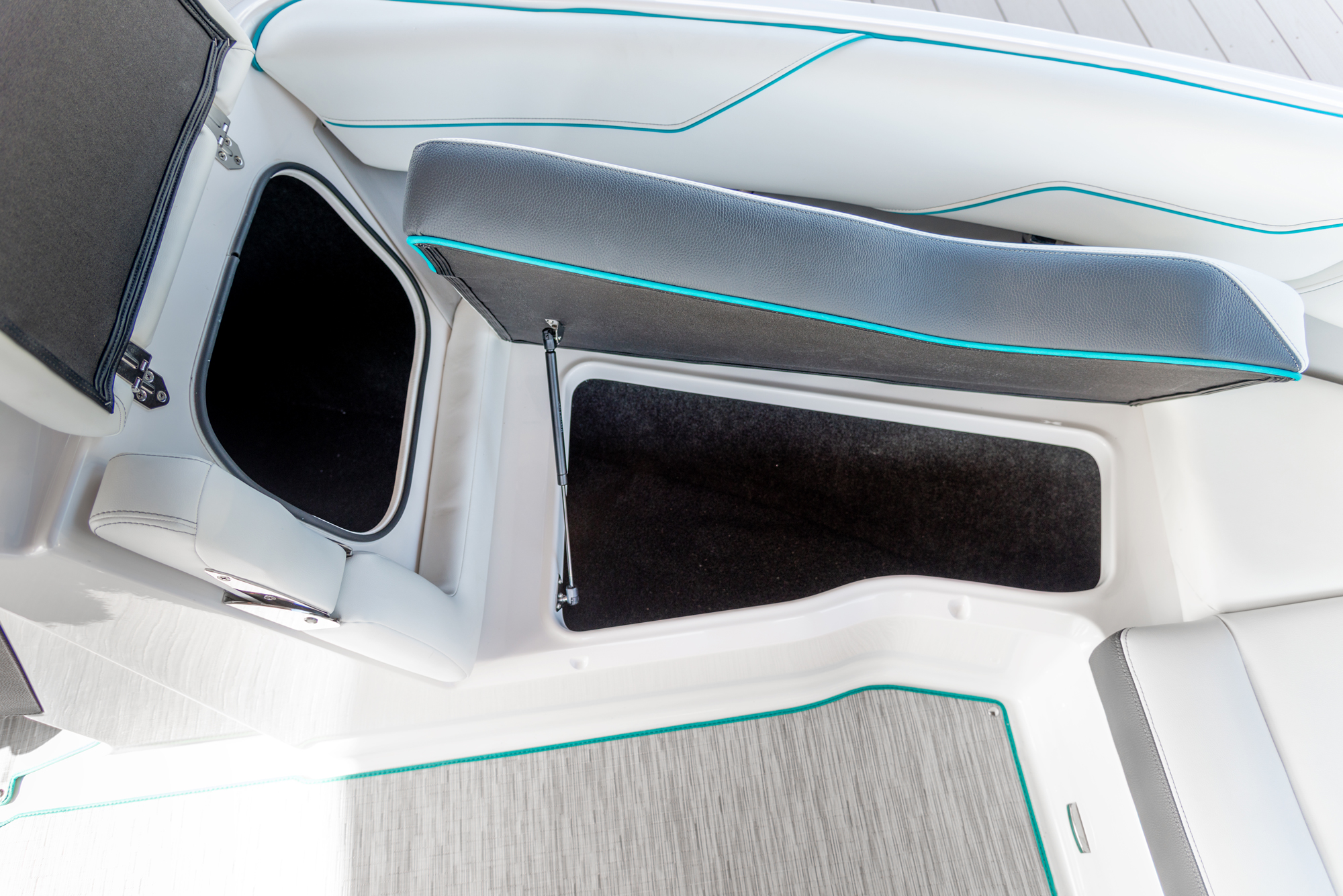 LS4_inset_19_3689-2k